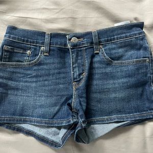 LEVIS WOMEN'S SHORTS SIZE 27
